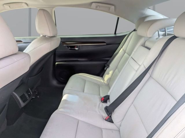 Used 2014  Lexus 350 image 12