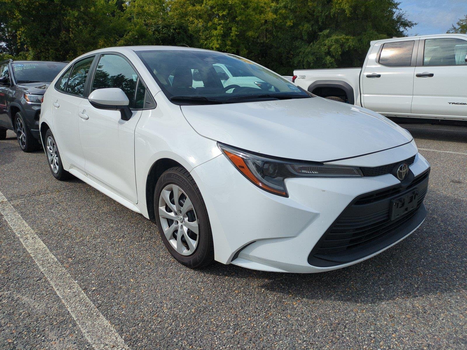 Used 2024  Toyota LE image 2