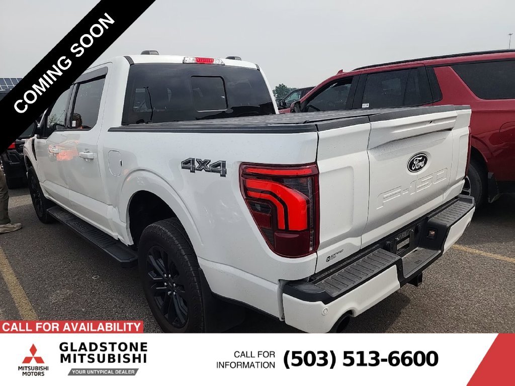 Used 2025  Ford Lariat image 4
