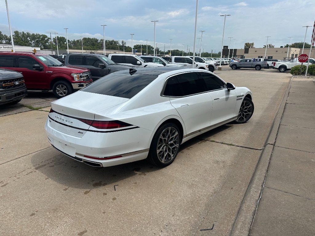 Used 2025 Uyuni White Genesis 3.5T e-SC image 11