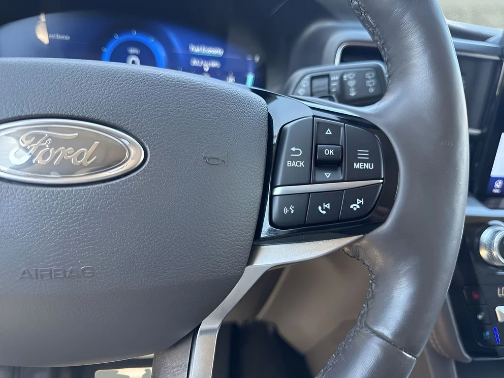 Used 2021 White Ford Platinum image 18