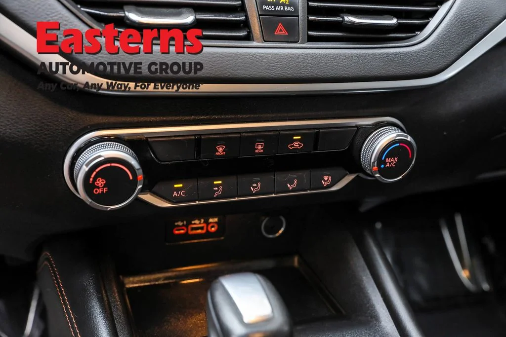 Used 2022 Silver Nissan 2.5 SR image 20