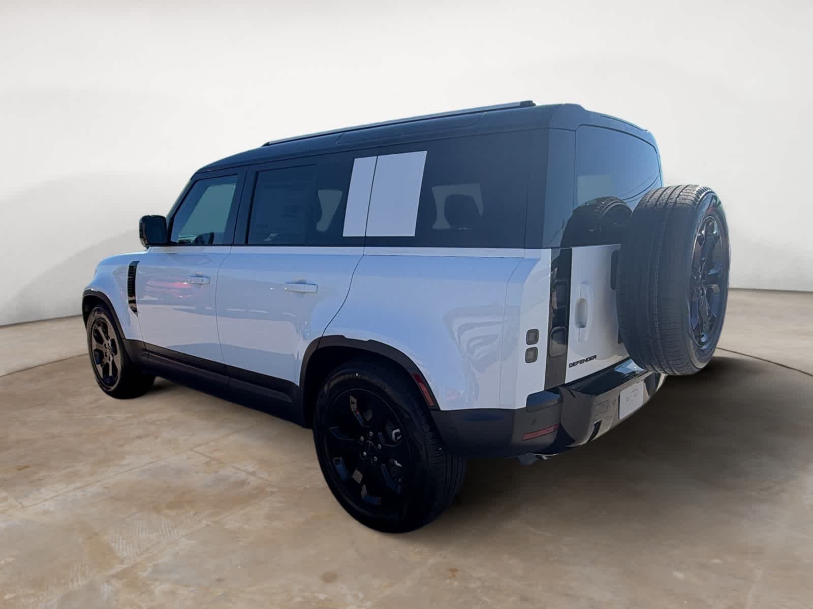 New 2026 Fuji White Land Rover S image 3