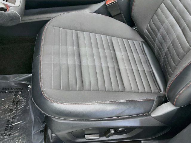 Used 2025 White Metallic Ford ST-Line image 20