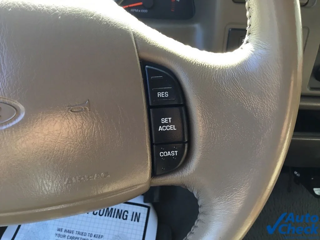 Used 2000 Black Ford Lariat image 39