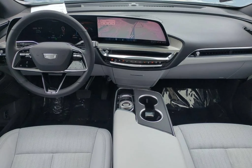 Certified Used 2024 Crystal White Tricoat Cadillac Sport 1 image 17