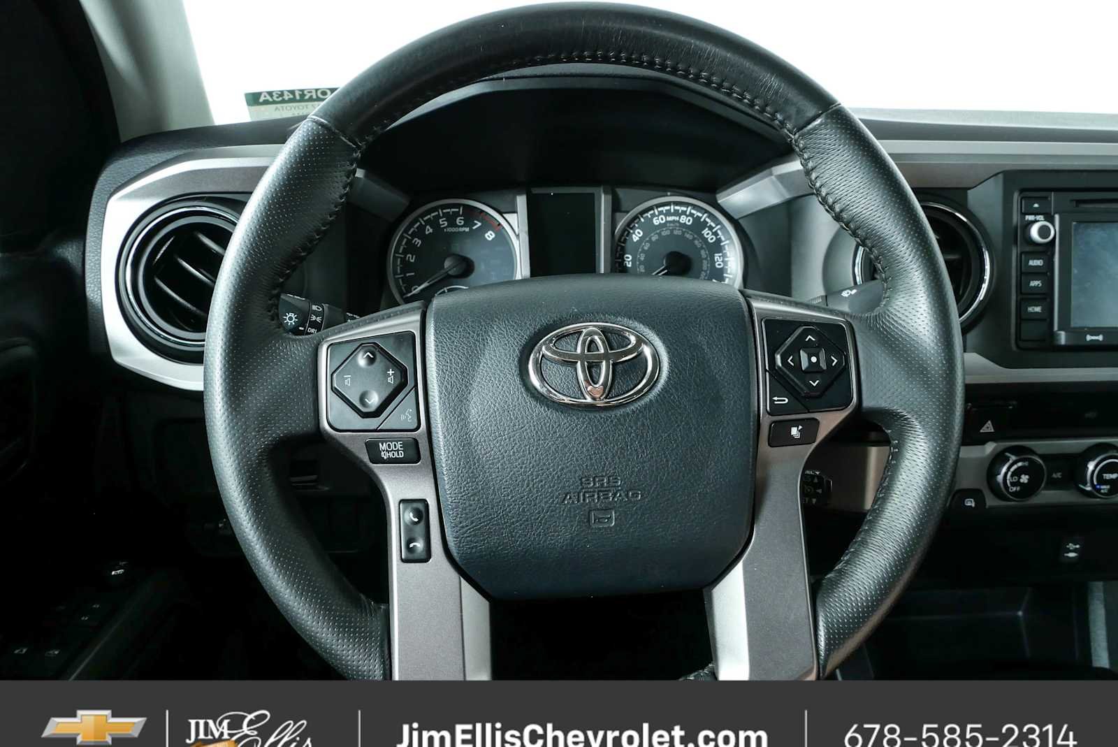 Used 2017 White Toyota SR5 V6 image 9