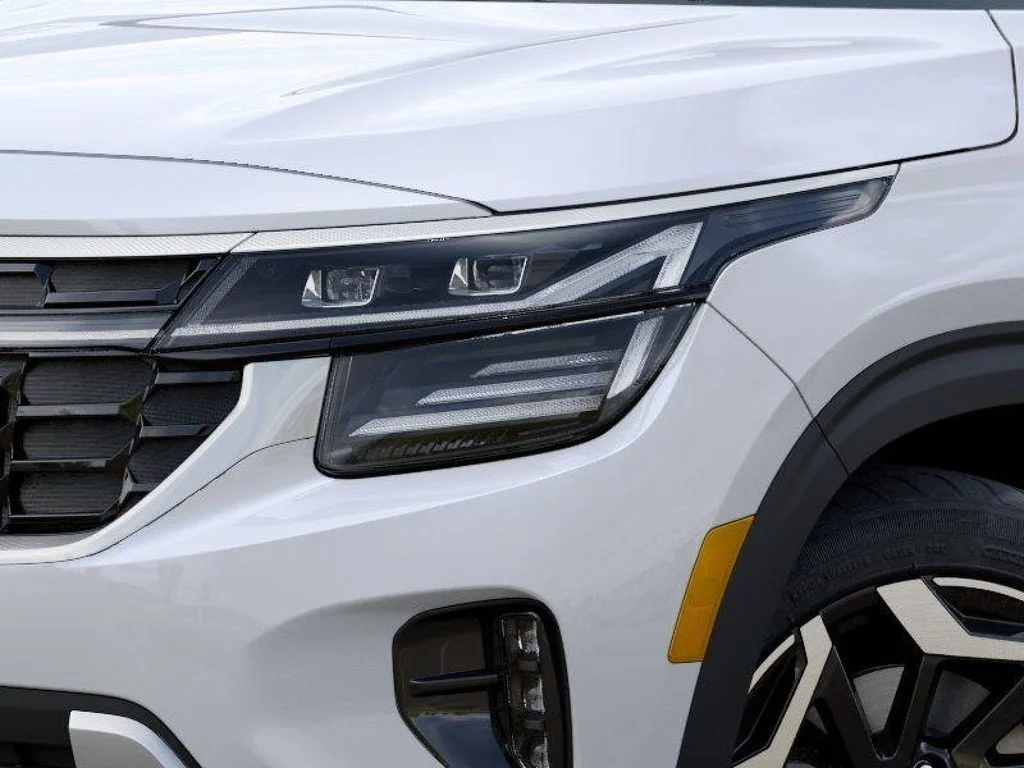 New 2026 White Kia SX image 10