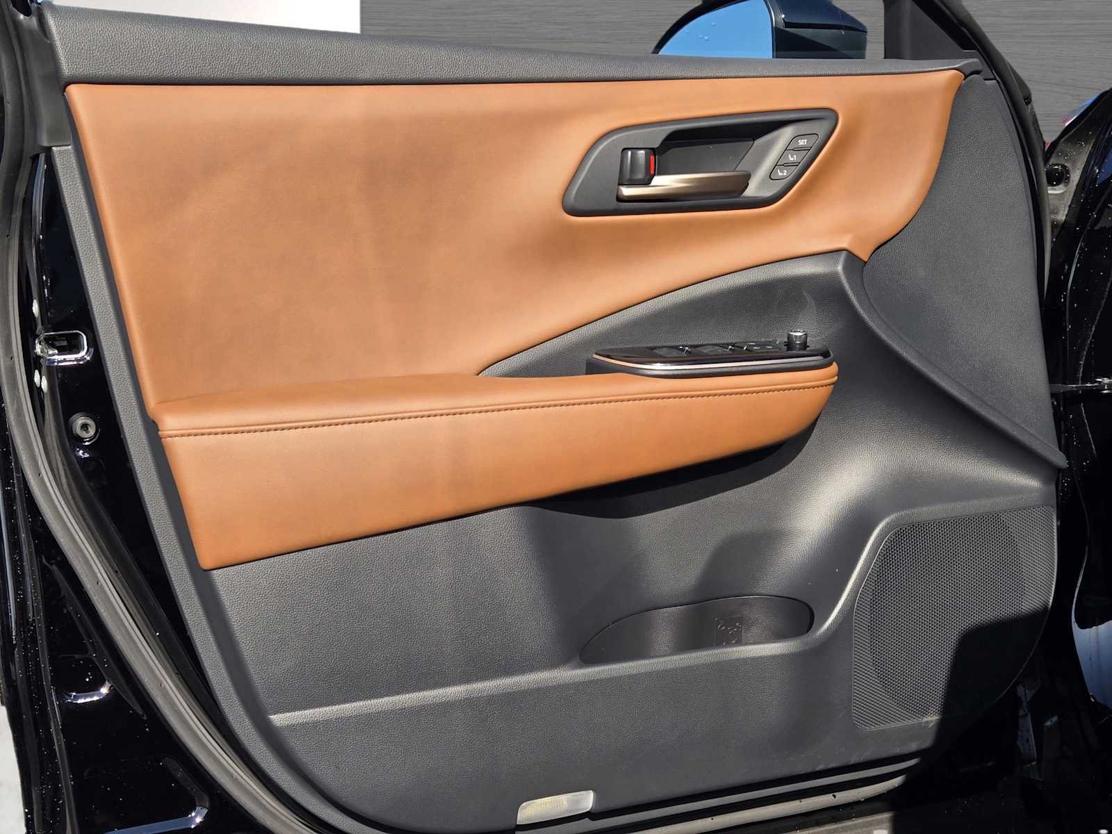2026 Toyota Crown Signia Limited - Photo 18