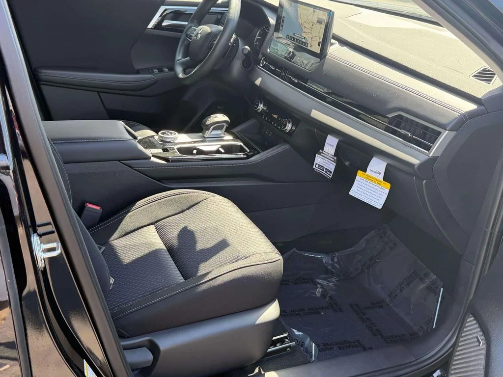 New 2026 Black Mitsubishi ES image 34