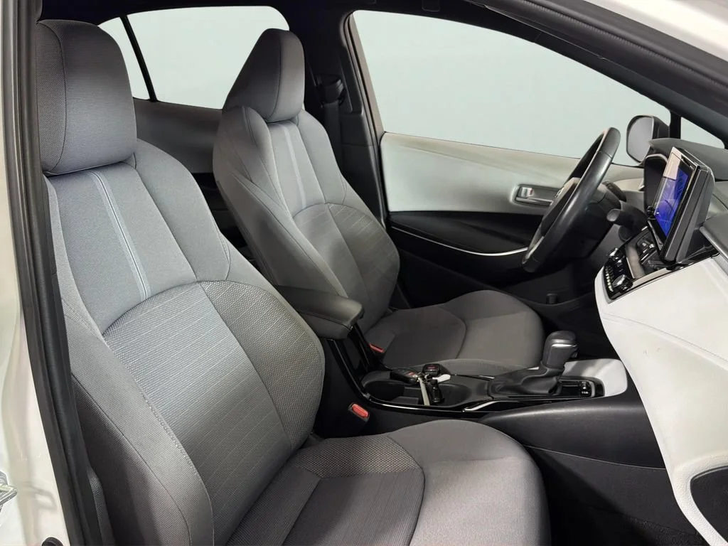 Used 2023 White Toyota SE image 34
