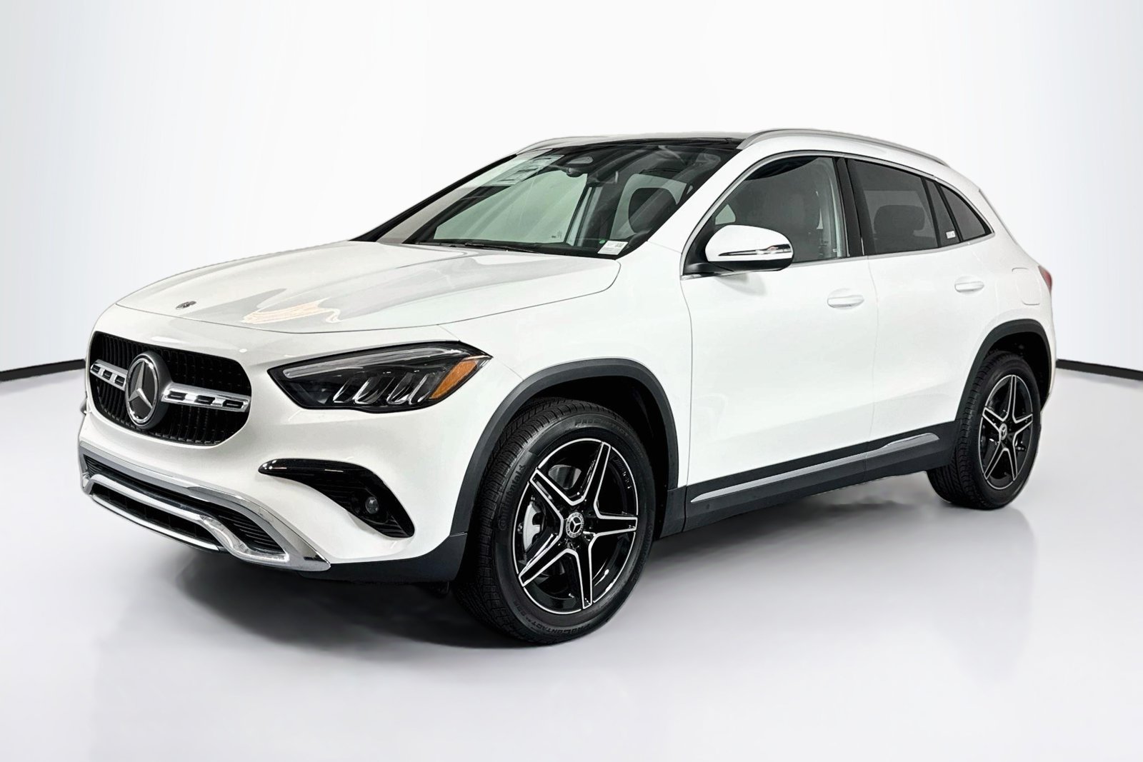 New 2026 Polar White Mercedes-Benz GLA 250 image 1