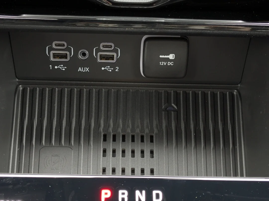 New 2026 Grey Jeep Limited Reserve - - 4x4 - Pano Sunroof - Nappa Lthr - Vent Seats - Tow Pkg - Remote Start & More! image 26