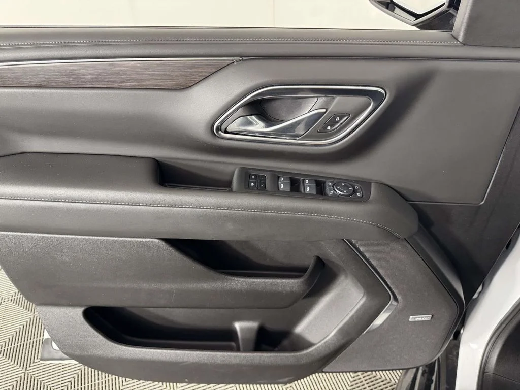 Used 2024 White Chevrolet LT image 17