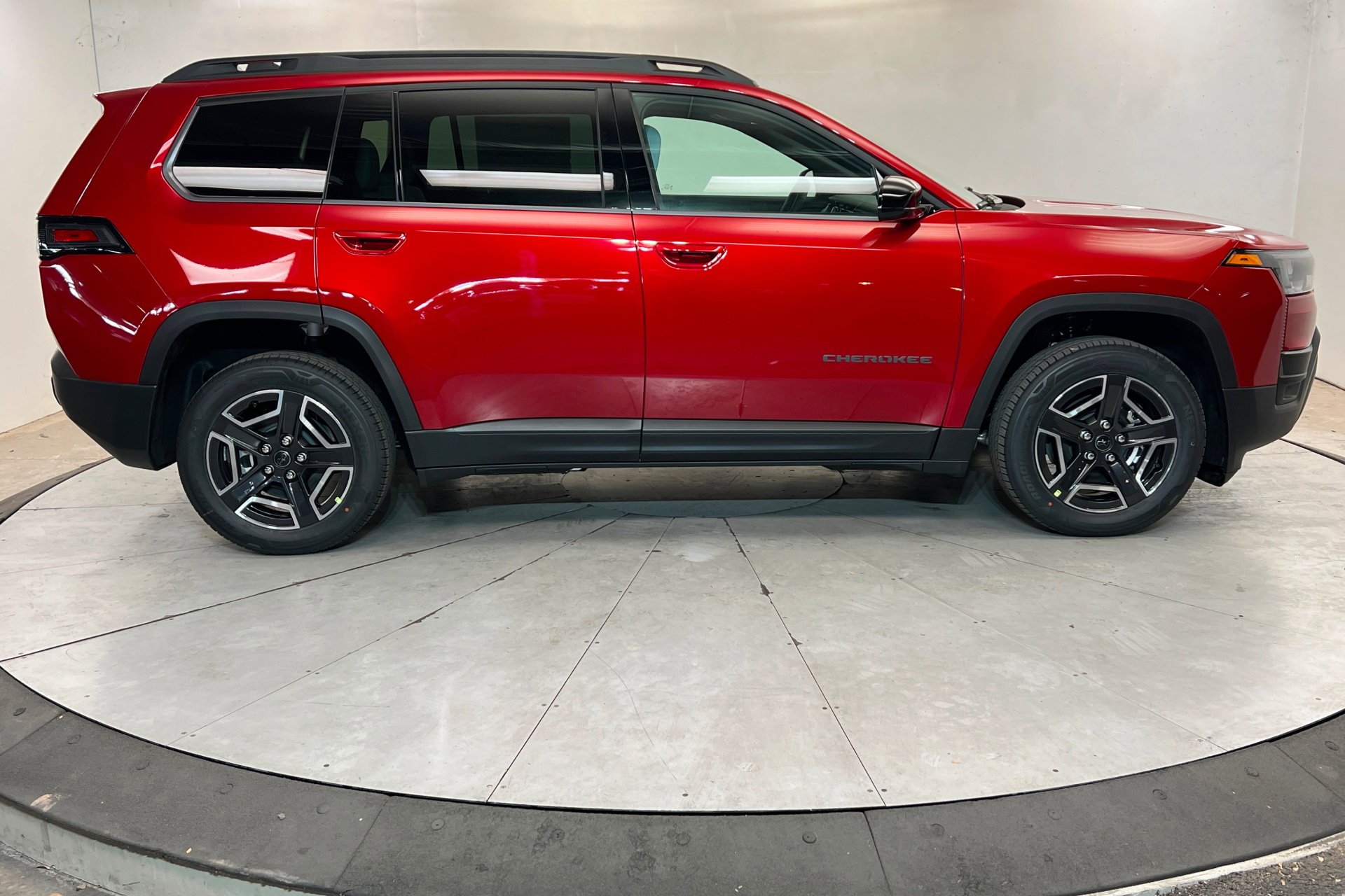 New 2026 Red Hot Pearl-Coat Exterior Paint Jeep Laredo image 7