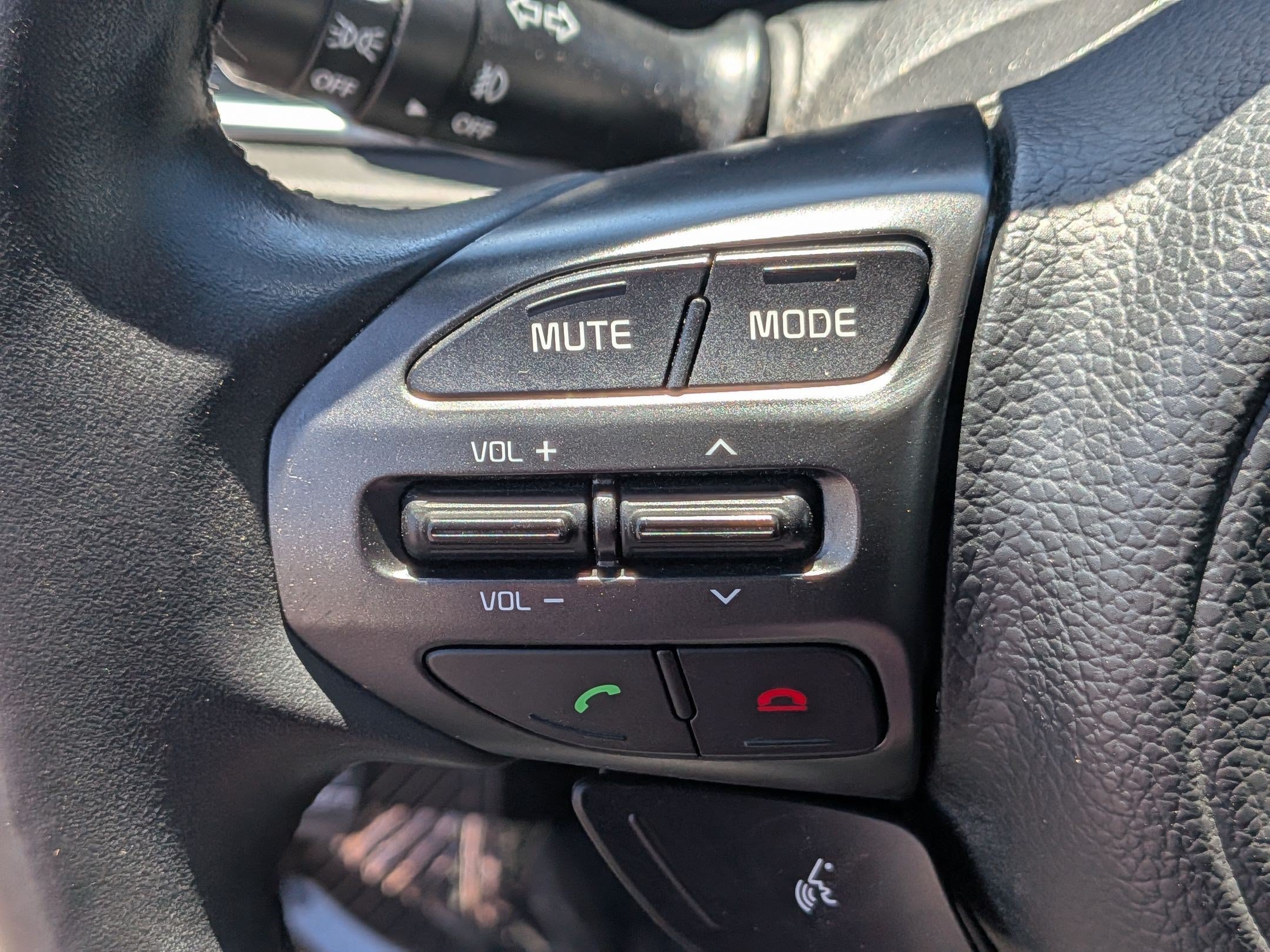 Used 2014 Snow White Pearl Kia EX image 16
