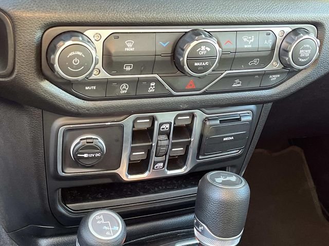 Used 2025 Red Jeep Sport S image 26