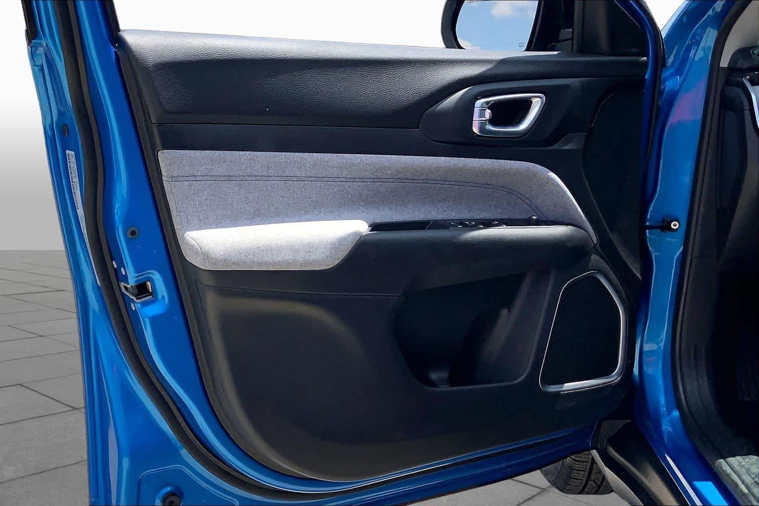 Used 2022 Laser Blue Pearlcoat Jeep Latitude image 21
