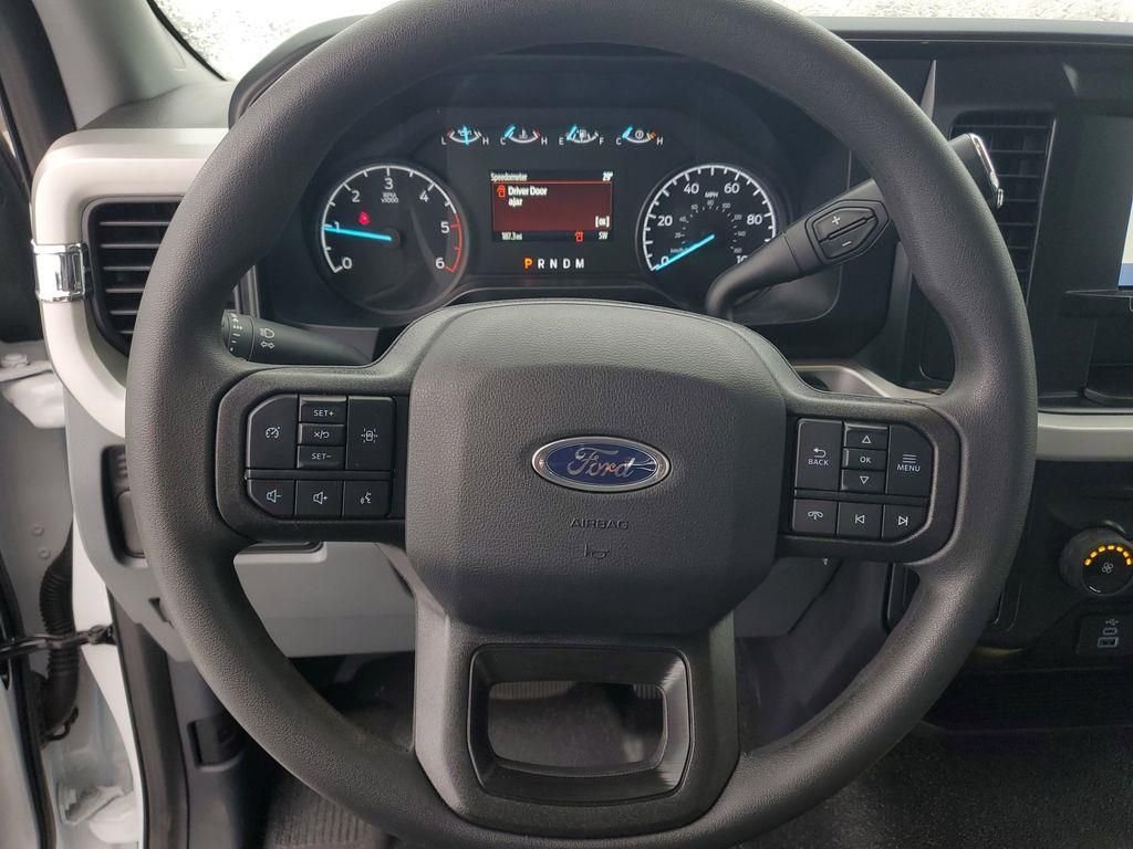 2025 Ford F-450 Super Duty Chassis Cab XL - Photo 11