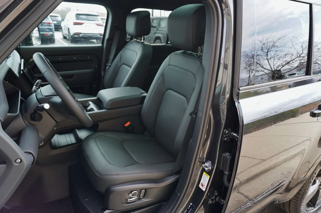 New 2026 Carpathian Grey Land Rover X-Dynamic SE image 14