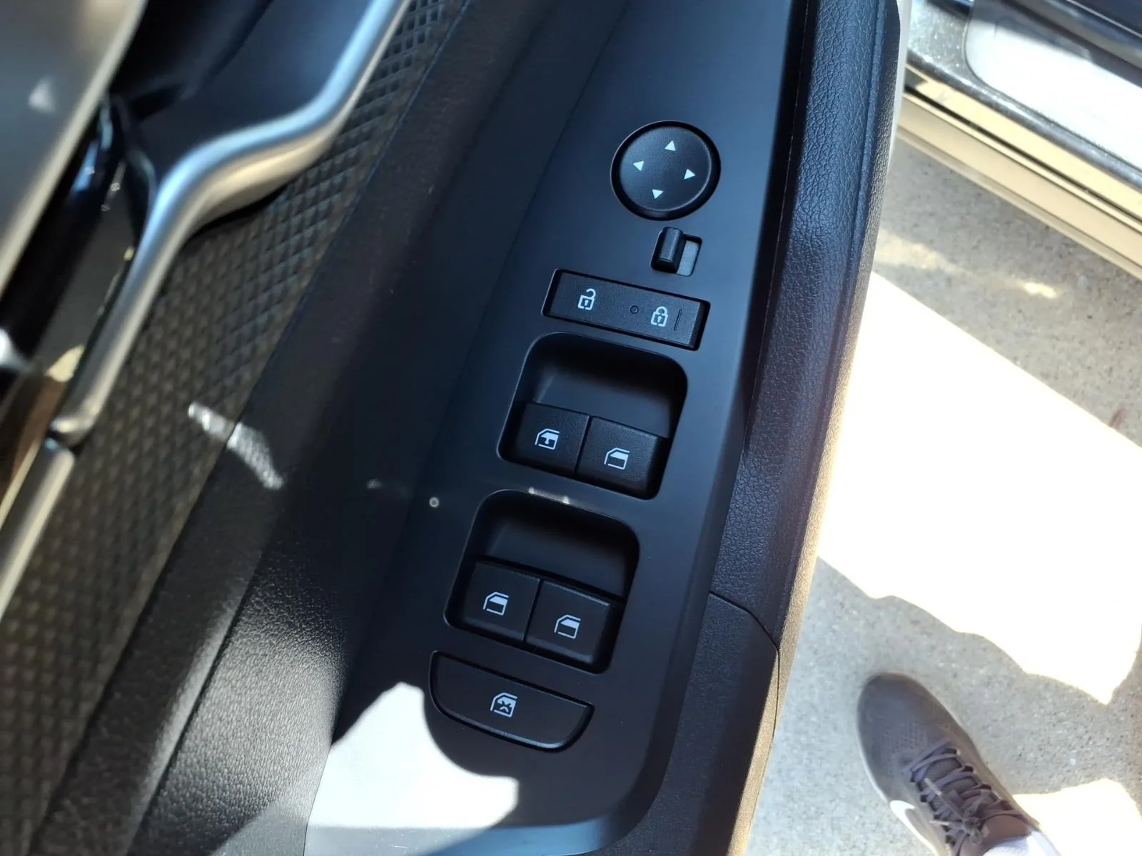 Used 2024 Fusion Black Kia LX image 21