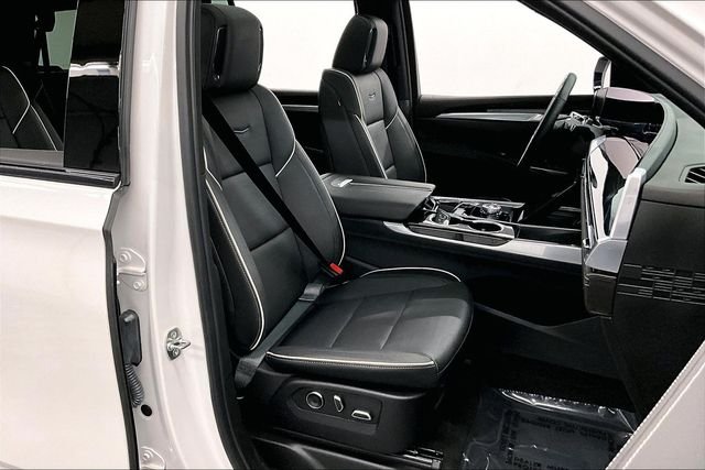 Used 2025 Crystal White Tricoat Cadillac Sport image 8