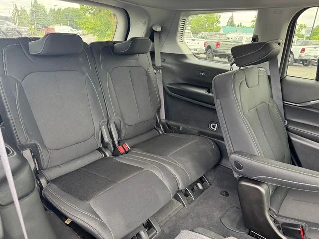 Certified Used 2022 Black Jeep Laredo image 16