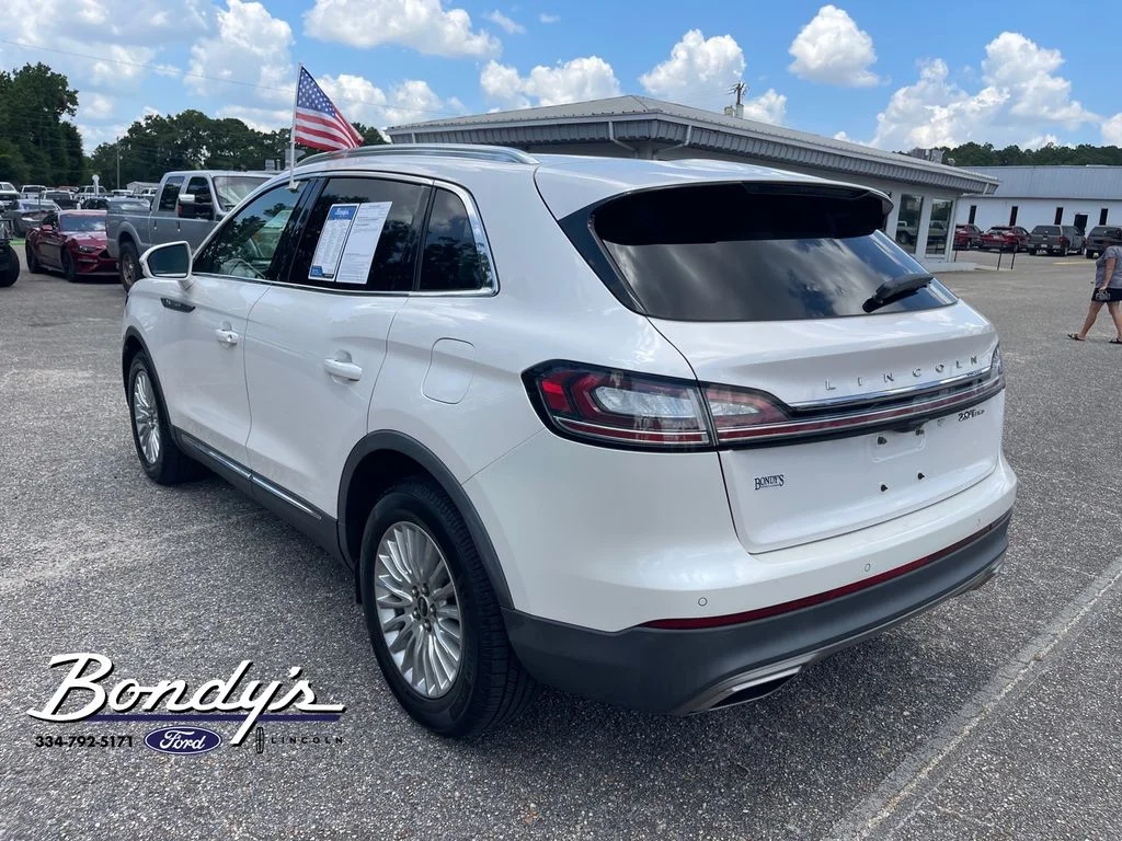 Used 2019 White Platinum Clearcoat Metallic Lincoln Standard image 12