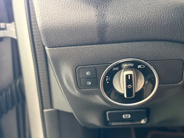 Used 2018 Gray Mercedes-Benz GLA 250 image 26