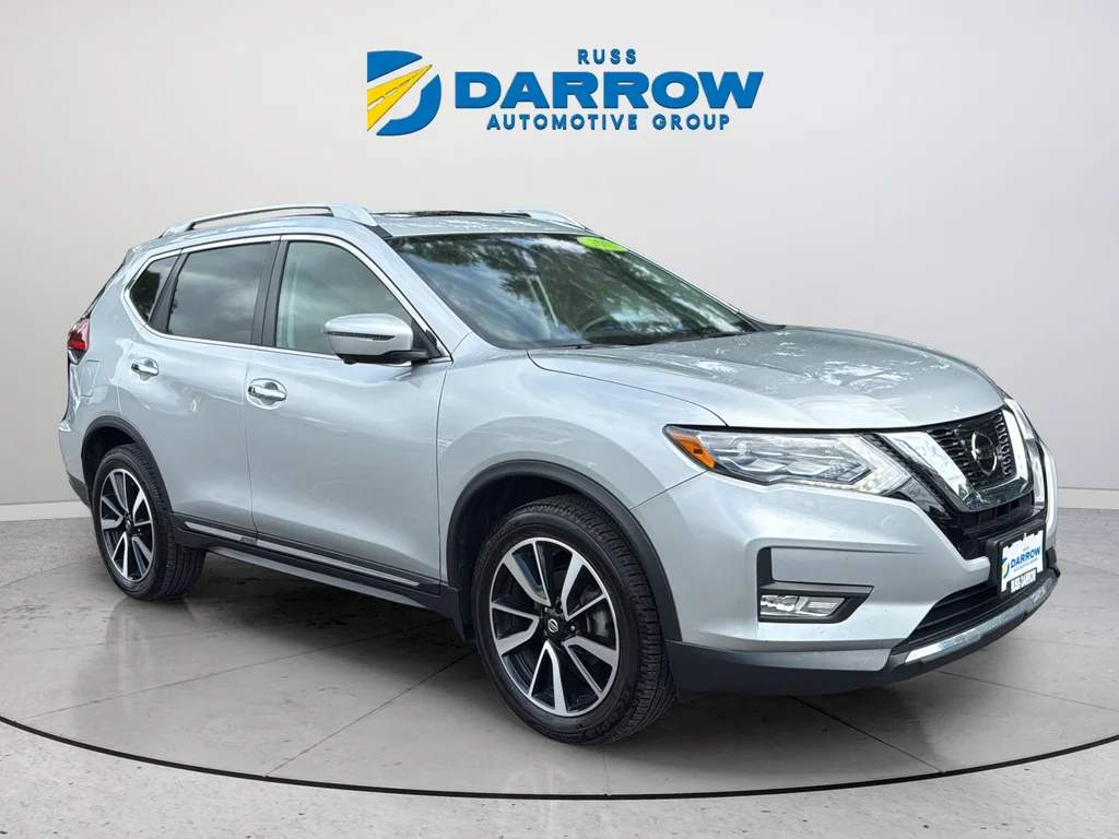 Used 2017 Silver Nissan SL image 25