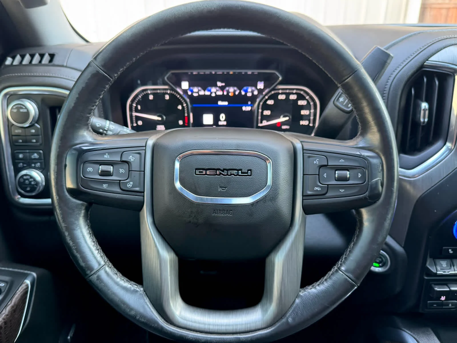 Used 2022 EBONY TWILIGHT METALLIC GMC Denali image 19