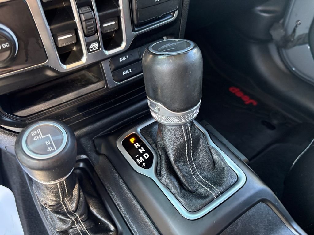 Certified Used 2020 Gray Jeep Overland image 33