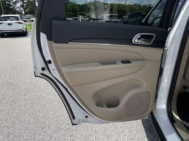 Used 2019 White Jeep Limited image 11