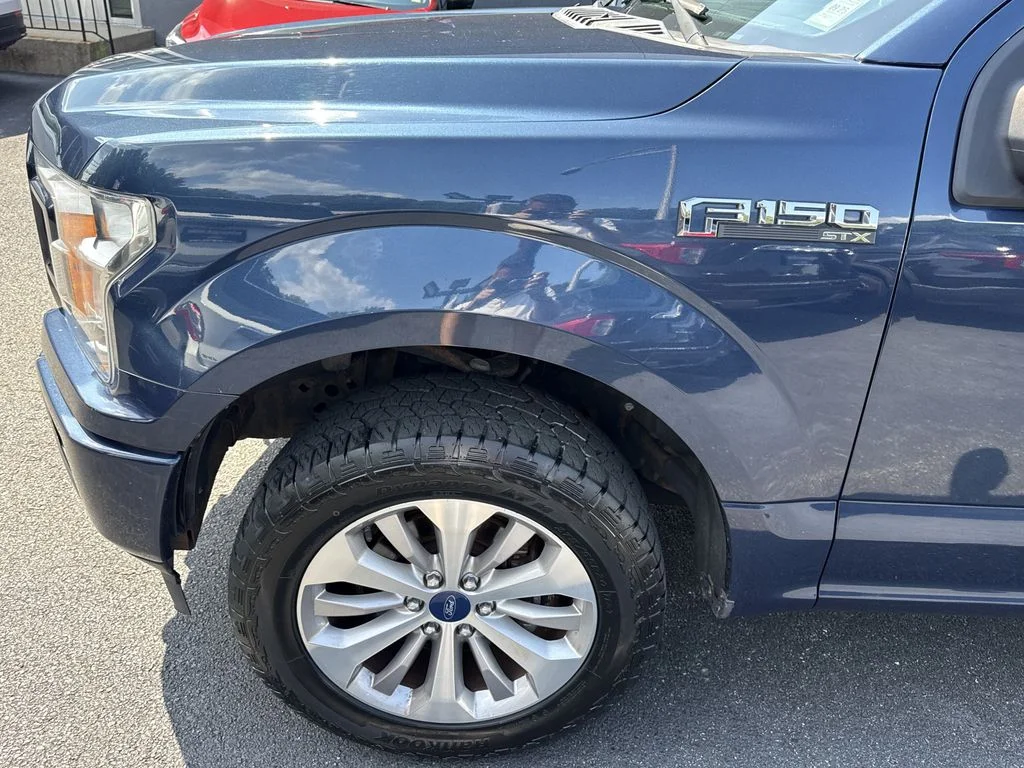 Used 2018 Blue Ford XL image 9
