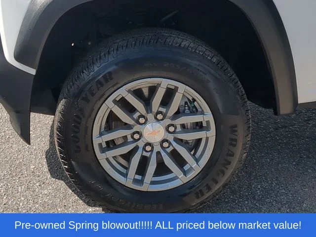 Used 2025 White Chevrolet Trail Boss image 18