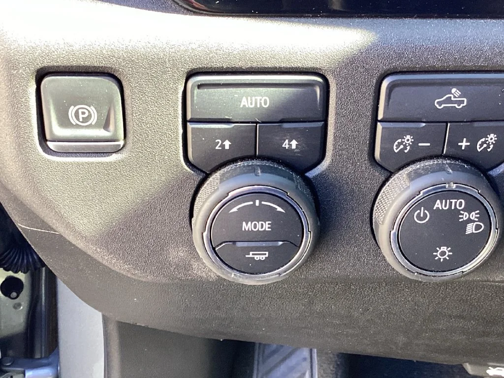 Used 2024 Sterling Gray Metallic Chevrolet LT (2FL) image 38
