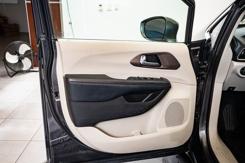 2019 Chrysler Pacifica Touring L - Photo 20