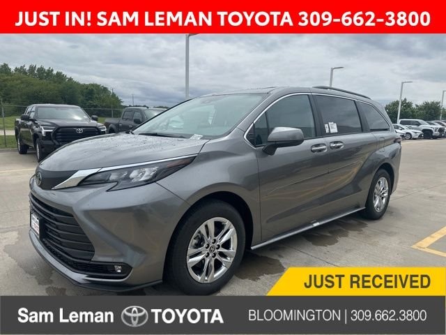 2026 Toyota Sienna XLE 7-Passenger Hybrid FWD's photo