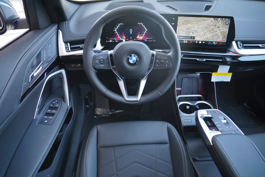 New 2026 Cape York Green Metallic BMW xDrive28i image 15