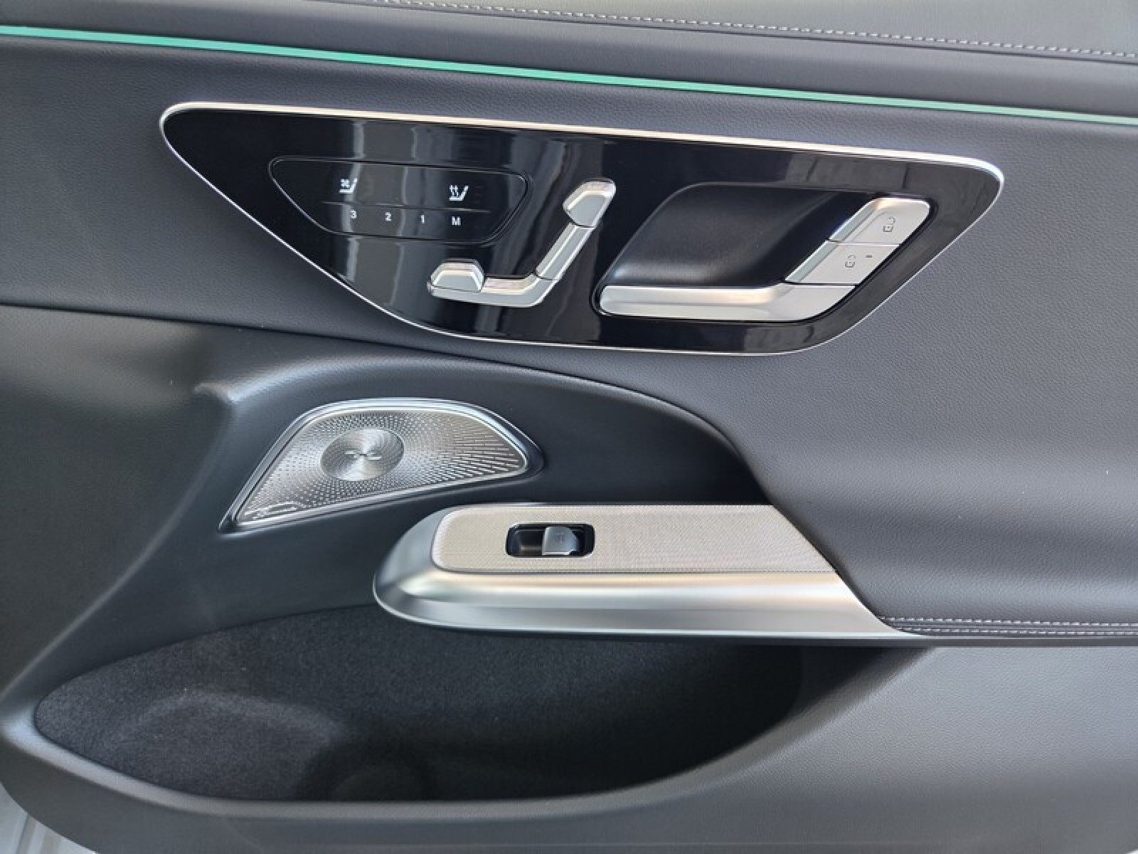 New 2027 MANUFAKTUR Alpine Grey Mercedes-Benz E 450 4MATIC® Sedan image 18