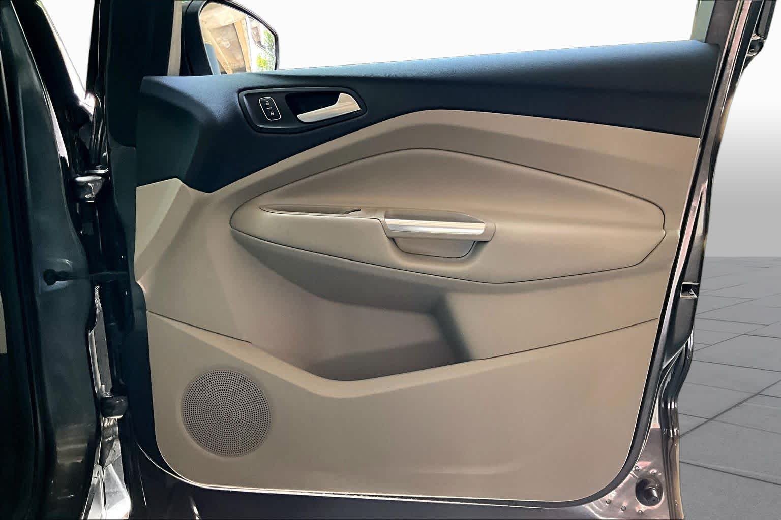 Used 2018 Magnetic Metallic Ford Titanium image 22