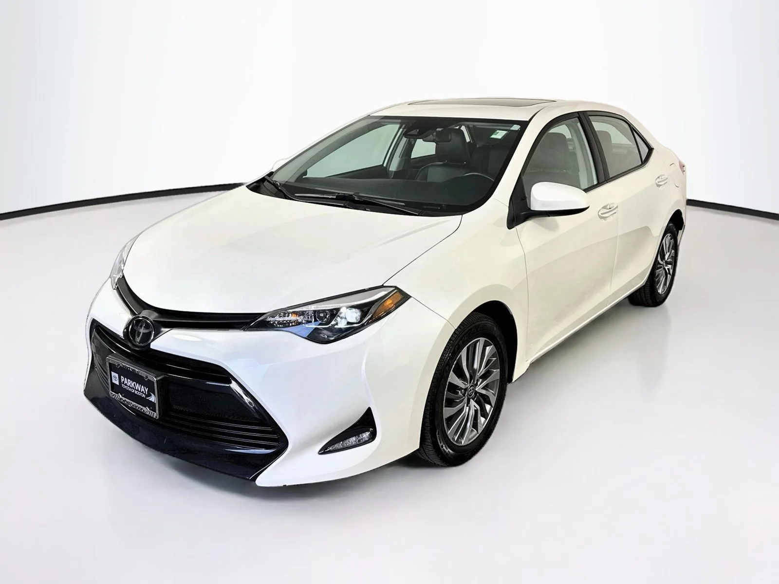Certified Used 2019 White Toyota XLE image 3