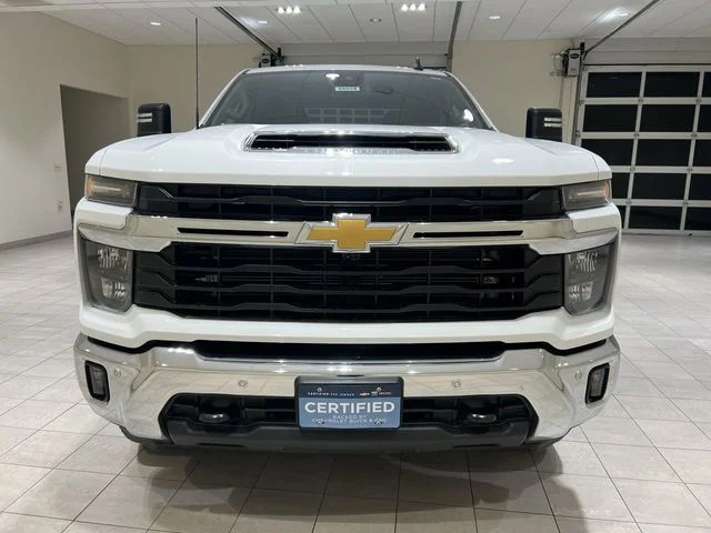 Used 2025 Summit White Chevrolet LT image 8
