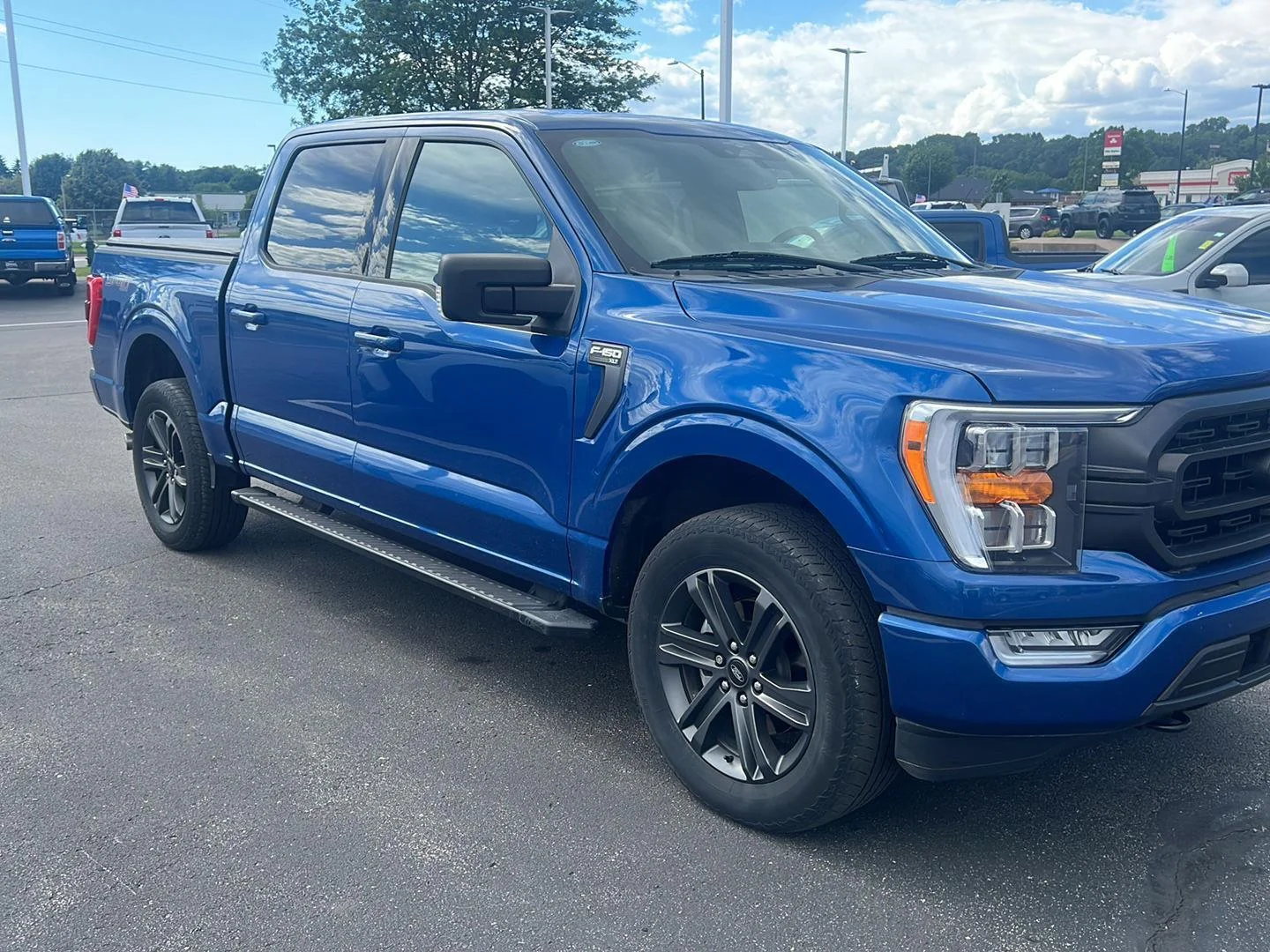 Used 2023 Atlas Blue Ford XLT image 2