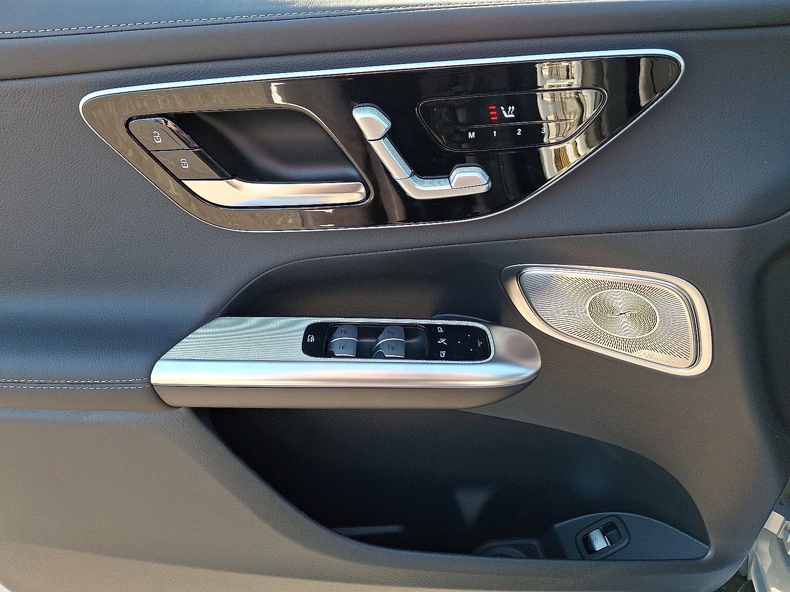 New 2026 Cirrus Silver Metallic Mercedes-Benz GLC 300 image 22