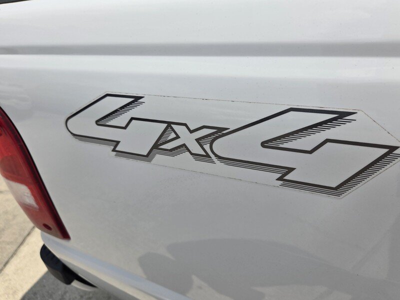 Used 2011 Oxford White FORD 4WD 4DR SUPERCAB 126" XLT image 14