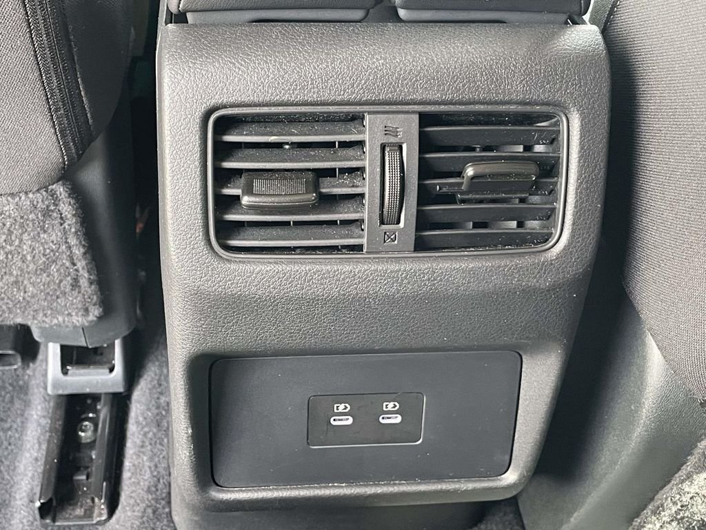 2025 Nissan Rogue SV - Photo 12