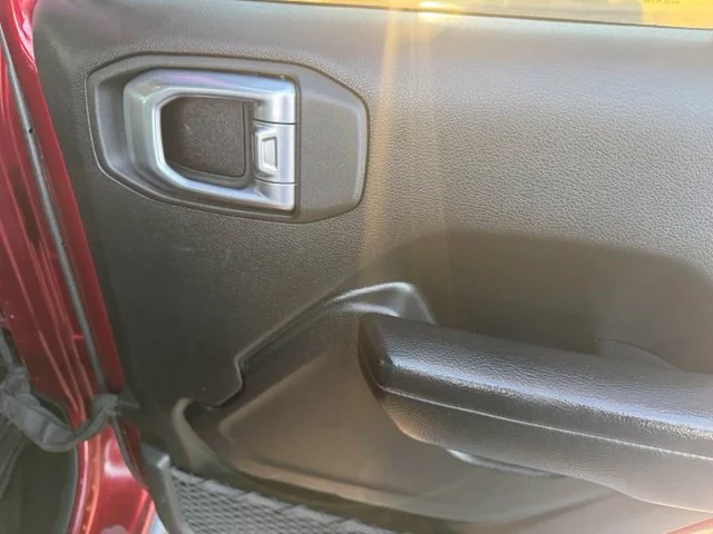 Used 2022 Red Jeep Sport S 4x4 image 25