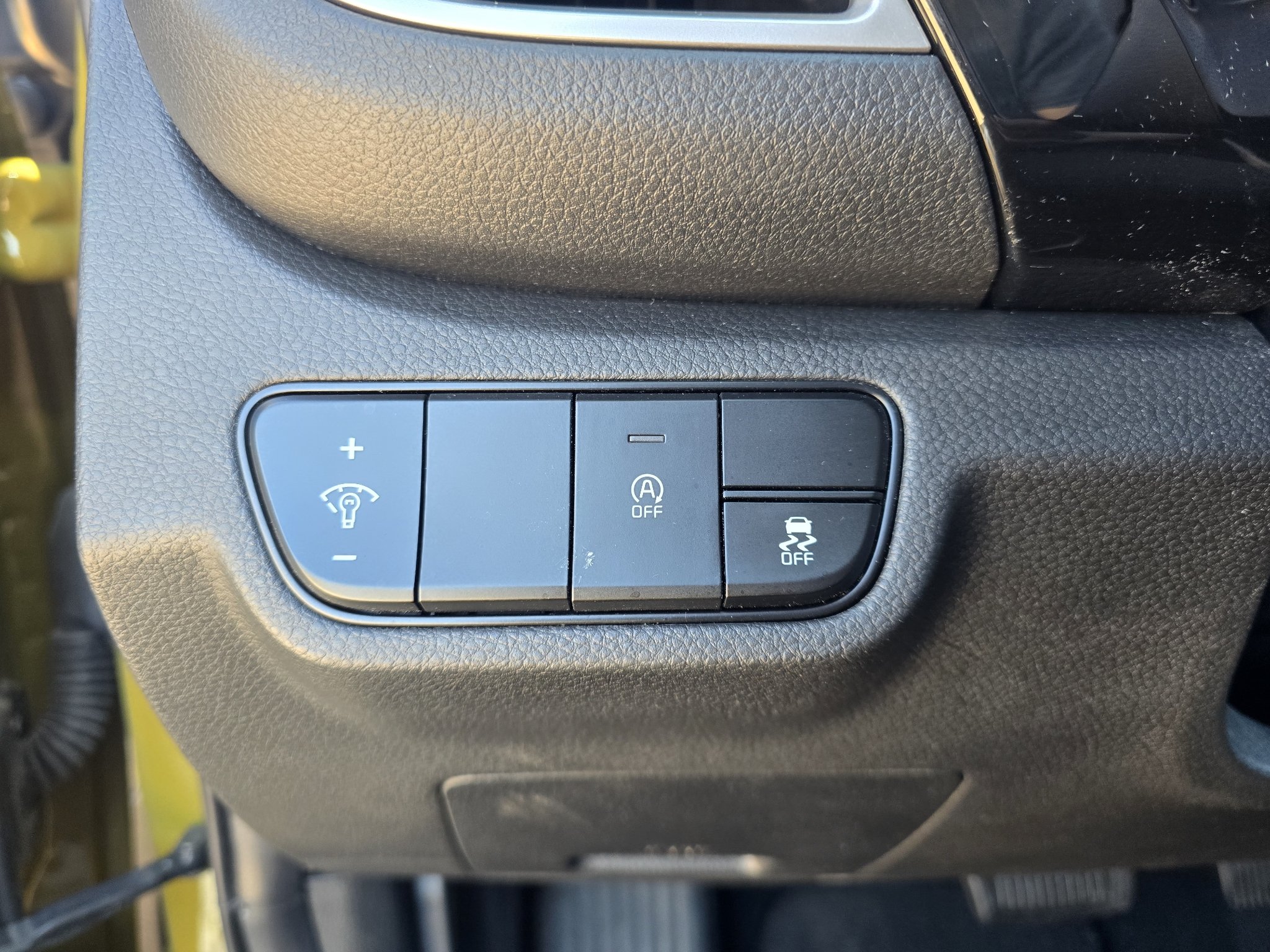 Used 2024 Valais Green/Black Roof Kia S image 18