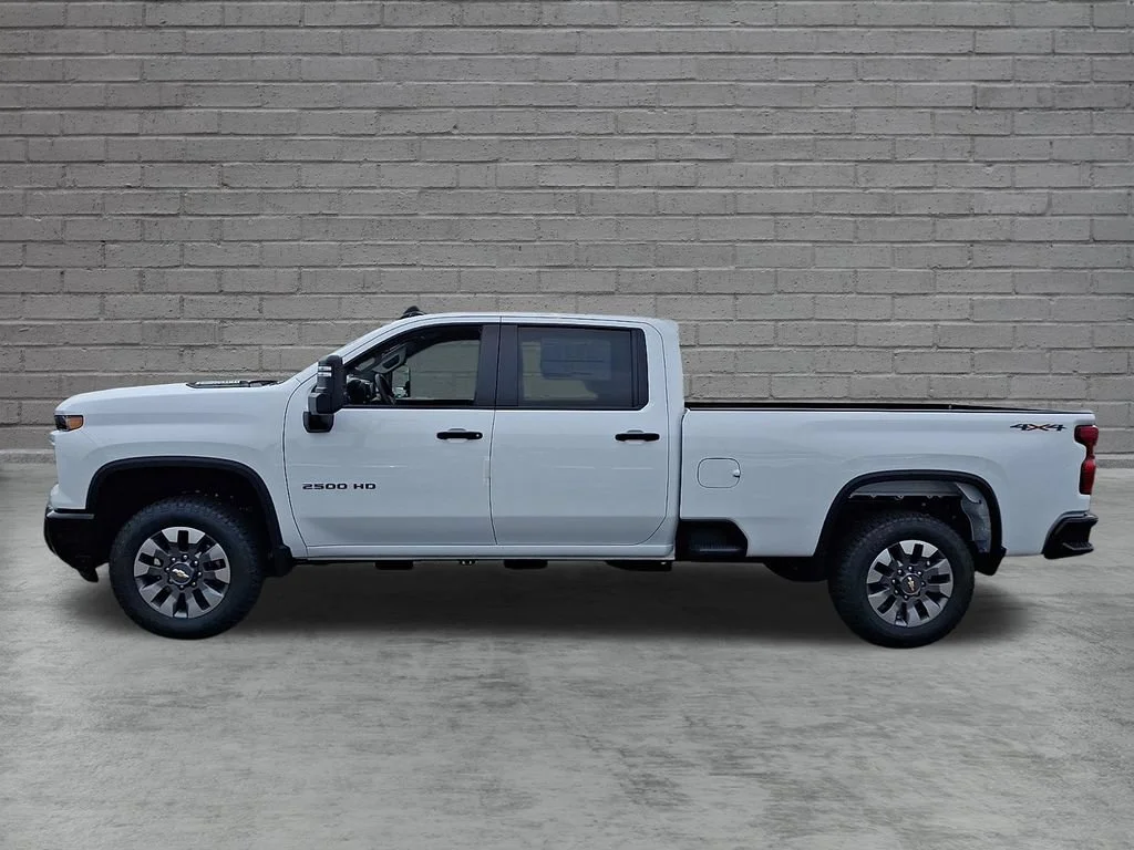New 2026 Summit White Chevrolet Custom image 5